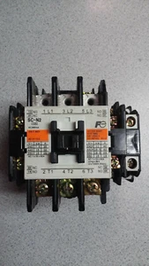 FUJI SC-N2 3PH 600V PLC MAGNETIC CONTACTOR WITH SZ-AS1 AUXILLIARY QUANTITY - Picture 1 of 3
