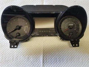 Speedometer Cluster MPH ID 17 MUSTANG GR3T-10849-EG - Picture 1 of 12