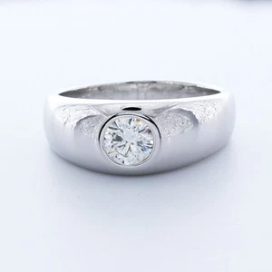 1.29 Carat D-VS2 Round Cut Natural Certified Diamond 18k Gold Classic Men's Ring - Picture 1 of 4