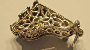 SILVER VINTAGE CHARM BRACELET CHARM FILIGREE PIANO OPENS REVEALS MUSICAL NOTES - Picture 1 of 2