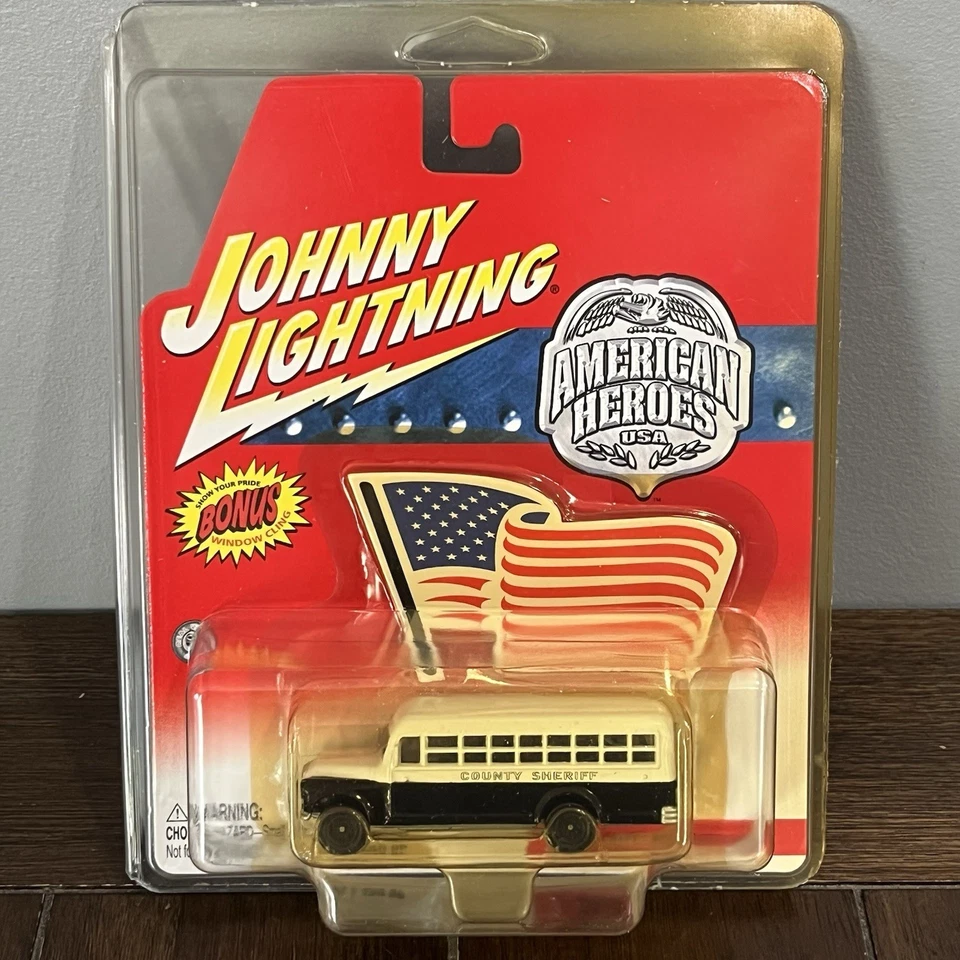 1990 Ford Crown Victoria Fire Chief 2002 Johnny Lightning American Heroes 1 64