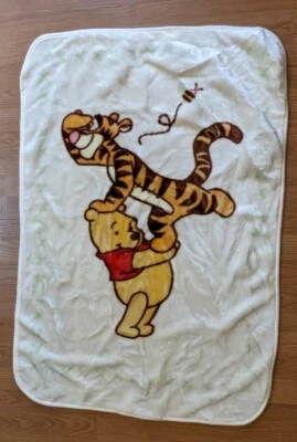 Manta difusa Disney Baby Pooh & Tiger 30" x 43" Foto 1 de 3