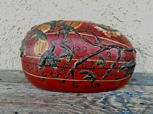 RED CINNABAR LACQUERED WOOD MELON GOURD BOX ANTIQUE CHINESE, BUTTERFLIES & VINES - Picture 1 of 10