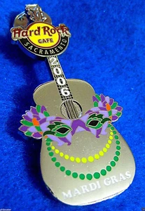 GUITARRA PLATEADA MÁSCARA PLUMA CARNAVAL MARDI GRAS SACRAMENTO 06 Hard Rock Café PINS - Imagen 1 de 1