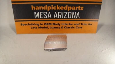 Guardabarros inferior derecho Pontiac Bonneville 1982-1986 moldura de moldura trasera Foto 1 de 4