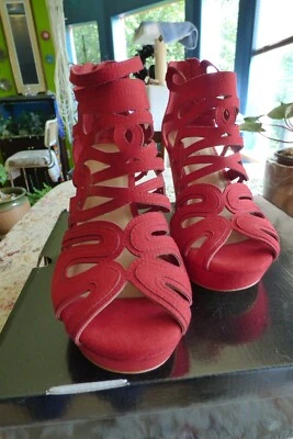 CUÑA PLATAFORMA RECORTADA LÁSER ROJO VAMPIRO GÓTICO TÓRRIDO TALLA 8,5 PLUS BOHO GITANO Foto 1 de 4