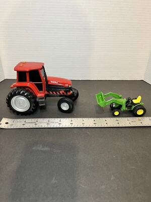 2001 Maisto Hasbro Plastic And Diecast Tonka 510 Farm Toy & John Deer Tractor - Image 1 of 4