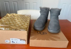 EUC Authentic Women's UGG Mini Bailey Button Genuine Shearling Boot Grey 38 (7) - Picture 1 of 14