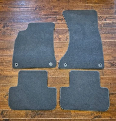 13-16 AUDI A4 S4 A5 S5 JUEGO DE 4 ALFOMBRILLAS ALFOMBRILLAS DELANTERAS Y TRASERAS GRIS OEM Foto 1 de 4