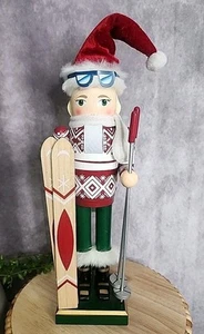 Skifahrerin Dame Mädchen Nussknacker Frau Claus Skistöcke Ski Weihnachten Holz Deko 15" NEU - Bild 1 von 8