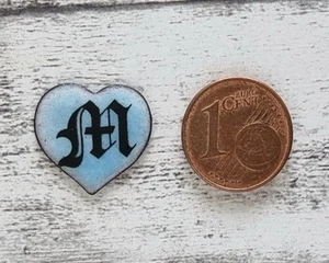 Emaille 1970er Herz blau M Buchstabe Geschenk Name süß Retro Freundin Vintage - Picture 1 of 3
