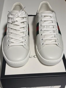 Nuevas en Caja GUCCI ACE Bee Blanco Bordado Para Mujer Tenis - Harrods Reino Unido Talla 37 - Imagen 1 de 18