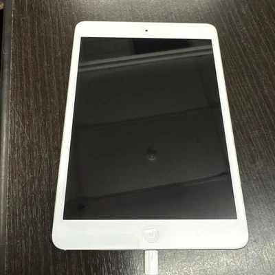 Faulty Apple iPad Mini A1432 1st Generation silver - Read Description - Image 1 of 4