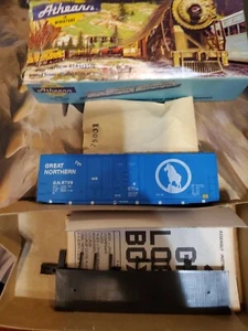 Athearn 2092 Great Northern 40’ Grain Loading Box Car Kit HO Scale, GN 6739, NEW - Picture 1 of 2