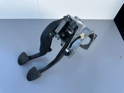 BMW E90 E91 E92 1 3 series Manual Gearbox Conversion Pedal box & Master Cylinder - Image 1 of 4