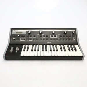 moog sub 37 gig bolsa