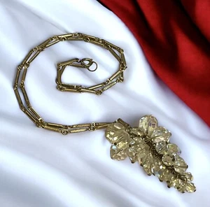 Vintage AB Faceted Beaded Grape Cluster Dangle Pendant Gold Tone Necklace - Picture 1 of 4