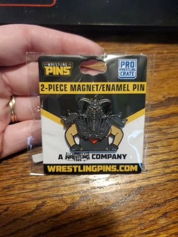 Pro Wrestling Crate Exclusive Mastodon Vader 2 Piece Magnet Enamel Lapel Pin WCW Cover