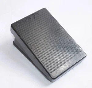 BERNINA 830 807 707 Sewing Machine Foot Control Pedal (Faulty) - Picture 1 of 3