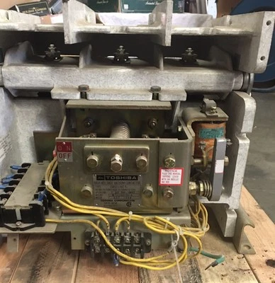 CV452J-HAT-L 东芝 2.5/5KV 300 安培锁定真空接触器 1 年保修 — 第 1/4 张图片