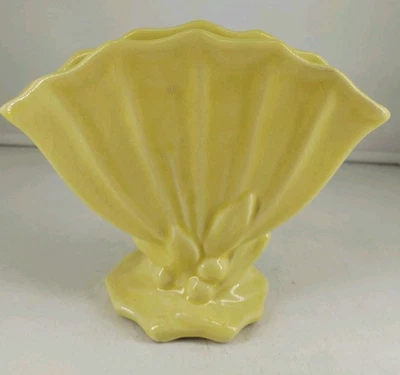 McCoy Leaves & Berries Fan Vase Shelf Yellow Vintage 5" X 6.5" B2 - Image 1 of 4