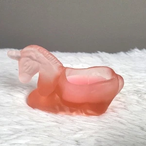 Vintage Kerzenhalter Einhorn aus Milchglas, rosa, offener Karton, unbenutzt - Bild 1 von 6