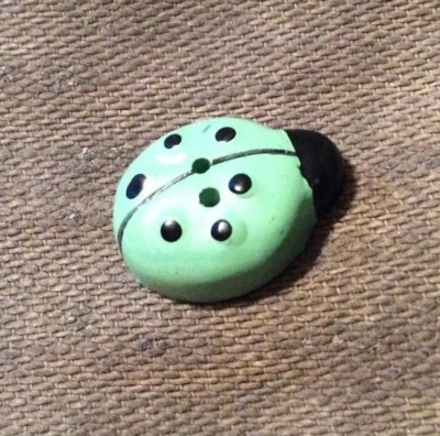 JHB BUTTONS #24030 SPOTTED LADIES GREEN/BLACK- 2 HOLE FLAT-- 3/4"----4 PIECES  - Image 1 of 2