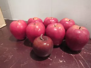 8 VINTAGE REALISTIC IN SIZE AND APPEARANCE WOODEN APPLES WITH WOODEN STEMS - Picture 1 of 5