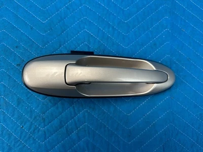 Manija exterior de la puerta trasera Lexus LX470 lado del pasajero dorado: 4M9 1998-2002 OEM Foto 1 de 4