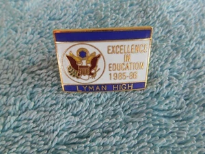 Excellence in Education LYMAN HIGH 1985-86 Award Cloisonné Enamel Tie Lapel Pin - Bild 1 von 8