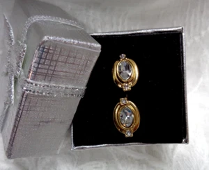 Vtg Estate Jewelry ~ AVON Goldtone Petite CLEAR RHINESTONE Clip On Earrings - Picture 1 of 5