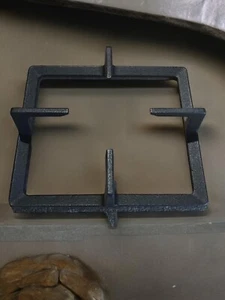Herd Herd Gusseisen Gaspfanne Unterstützung Rost Ständer 207 mm x 183 mm Grill - Bild 1 von 1