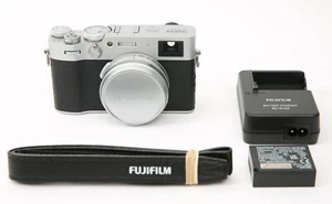 FUJIFILM X100V 26.1MP APS-C Compact Digital Camera (Silver) 1800 Shutter Count - Picture 1 of 11