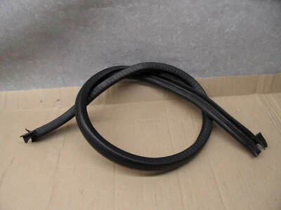 Audi A4 8H B6 B7 Bonnet Grommet Gasket 4B6820429 - Image 1 of 2
