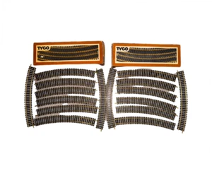 Ho Scale Train tracks in original box lot of extras - Picture 1 of 3