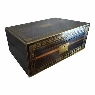 Escritorio de regazo de finales del siglo XIX Chubb & Son de madera de cebra y latón con incrustaciones Foto 1 de 4