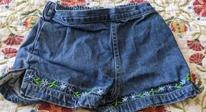 Simply Basic Blue Jean Shorts Flower Embroidery Girls Size 4 - Picture 1 of 4