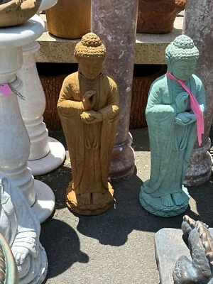 Nova estátua de concreto Buda em pé jardim 29” X 9” W - Imagem 1 de 4