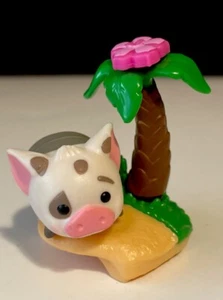 Disney Tsum Tsum PUA Pig Medium W/Coconut Tree Stand *Moana* - Picture 1 of 4