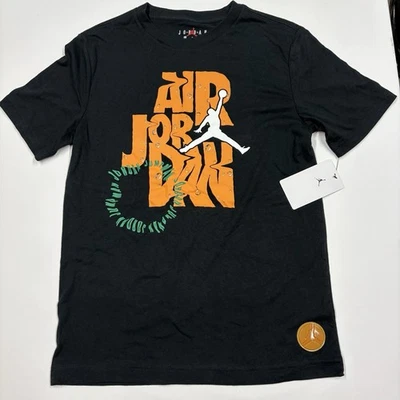 Camiseta Jordan Fuel Up Cool Down Niños XL Negra Estampado Gráfico Cuello Redondo 95D150 Foto 1 de 4