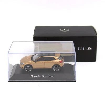Mercedes-Benz Modellino Auto 1:43 Autovettura Gla X156 Canyon Beige B66960541 - Immagine 1 di 4