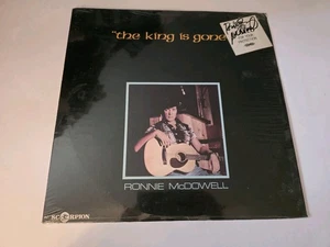 Ronnie McDowell “The King Is Gone” LP/Scorpion GRT-8021 (Sealed) 1977 Signed  - Imagen 1 de 3