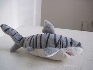Peluche de pez marino Wild Republic KILLER GRAY SHARK 9" - Imagen 1 de 4