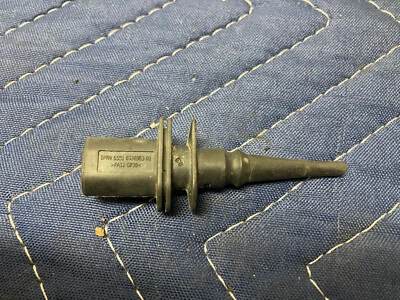 Sensor de temperatura exterior BMW E39 525i 528i 530i 1997-03 13632610 94432 OEM #522M Foto 1 de 4