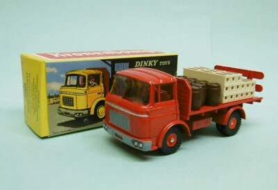 Dinky Toys / Atlas BERLIET GAK plateau brasseur rouge Kronenbourg 588 Neuf 1/43 - Photo 1/3