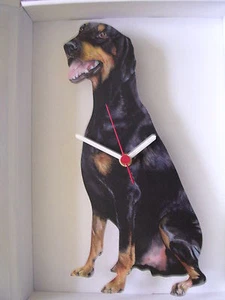 Dobermann Hunde Wanduhr. Neu & verpackt. Ganzkörper - Bild 1 von 1