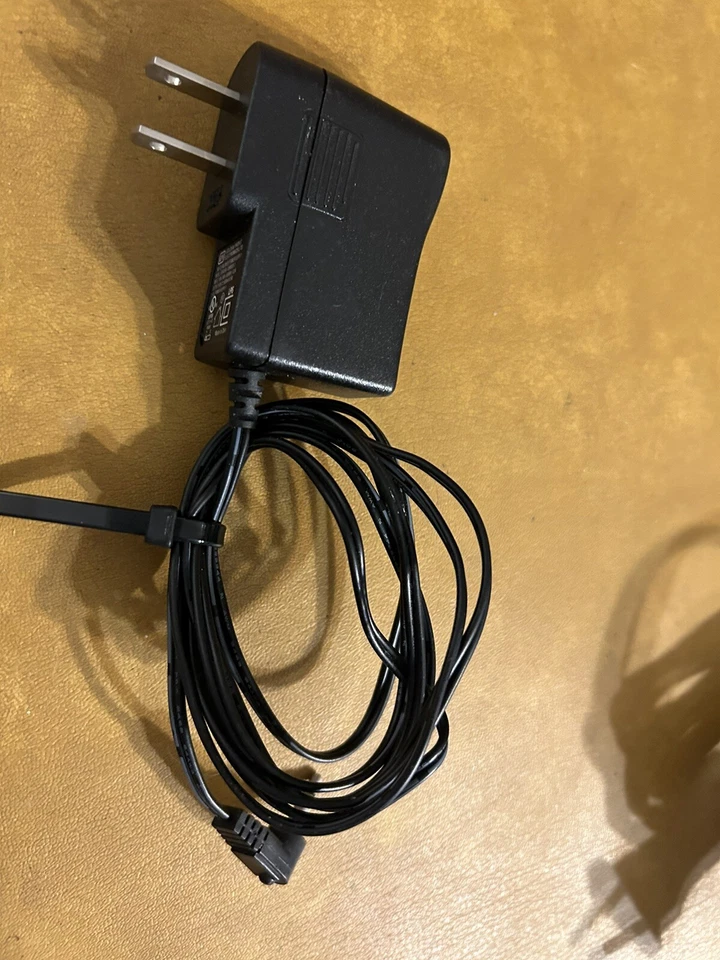 Adaptador de CA/CC para adaptador de corriente GPE Modelo: GPE053A-V090050-1 USADO Foto 1 de 3