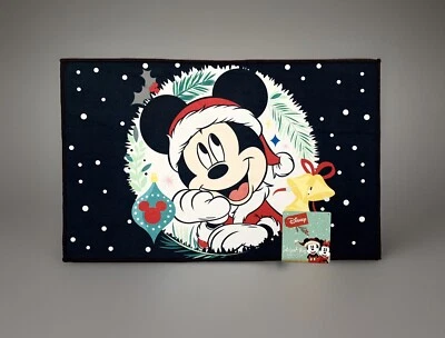 NUEVO Disney Mickey Mouse En Traje de Papá Noel Interior Alfombra Acento de Navidad 20 pulgadas x 32 pulgadas Foto 1 de 4
