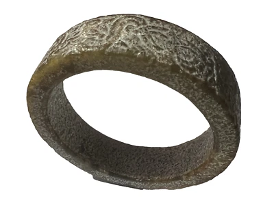 RARO BRAZALETE DE JADE CALEDÓN CALCIFICADO, DINASTÍA SHANG, CHINA, 1600-1046 A.C Foto 1 de 4