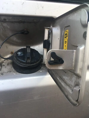 SMITH PLASTICS Land Rover Discovery 2 Fuel Filler Flap Latch